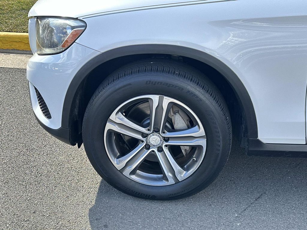 Thumbnail: 2016 Mercedes-Benz GLC - 13