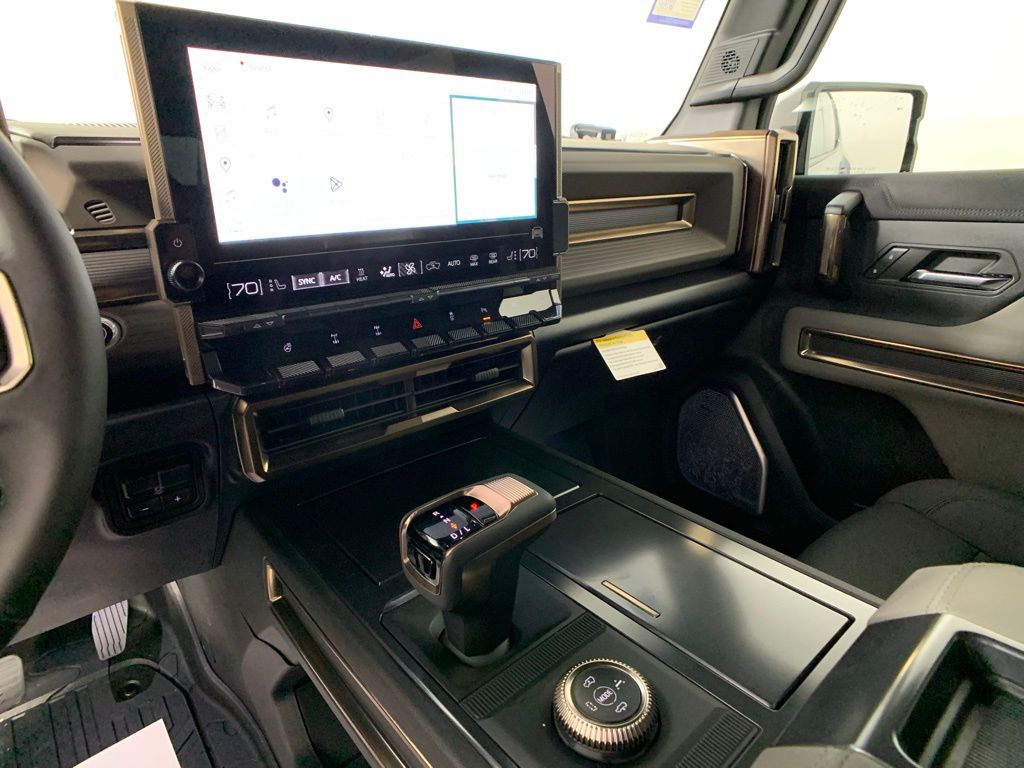 2024 GMC Hummer EV SUV 2X 17