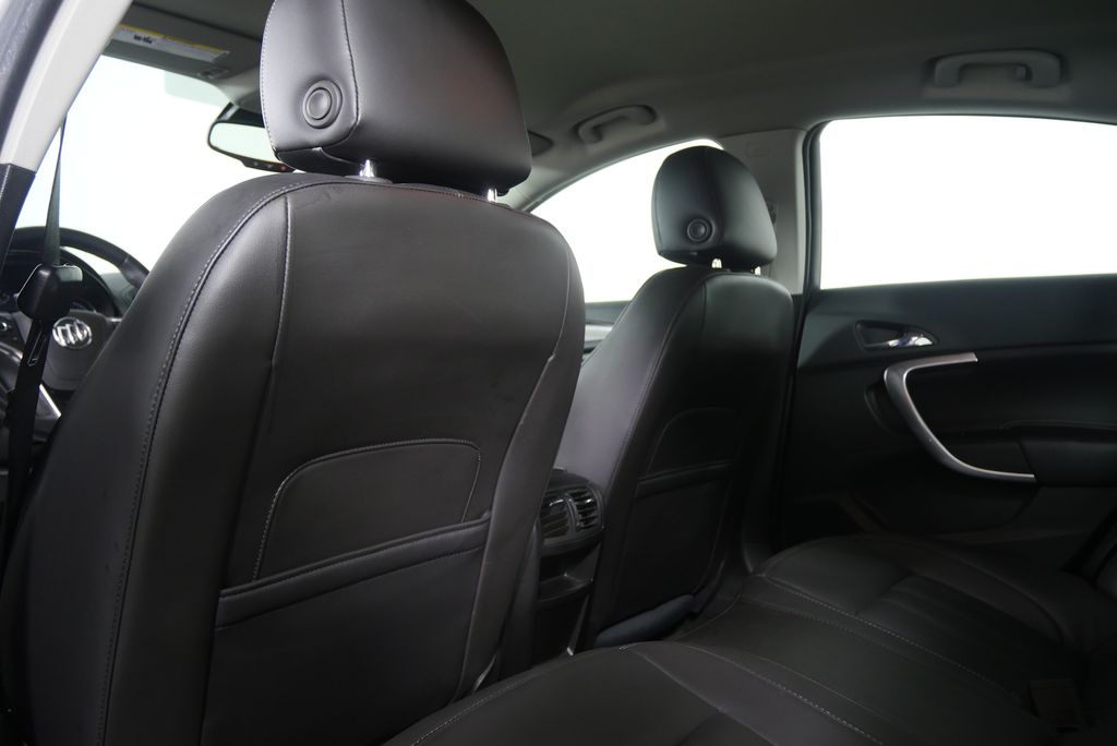 Thumbnail: 2015 Buick Regal - 17