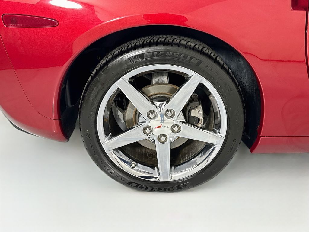 Thumbnail: 2005 Chevrolet Corvette - 27