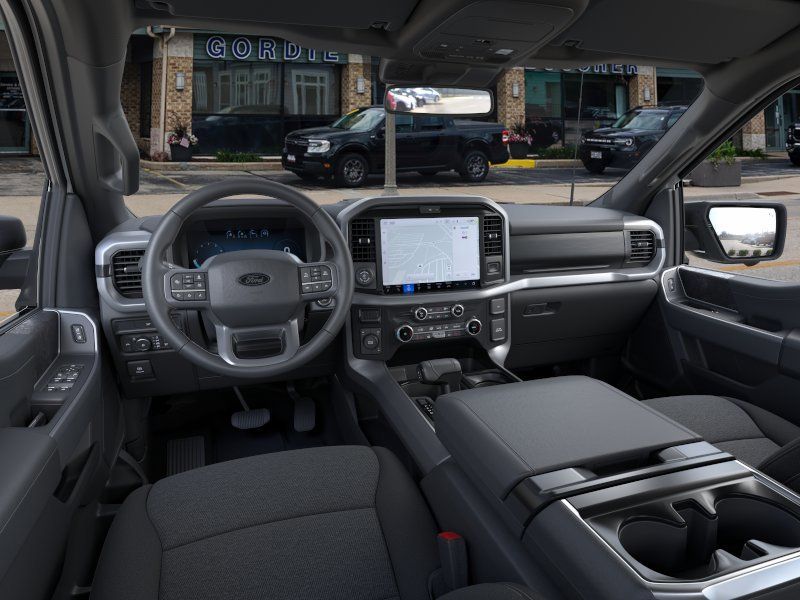 Used 2026 Oxford White Ford XLT image 9
