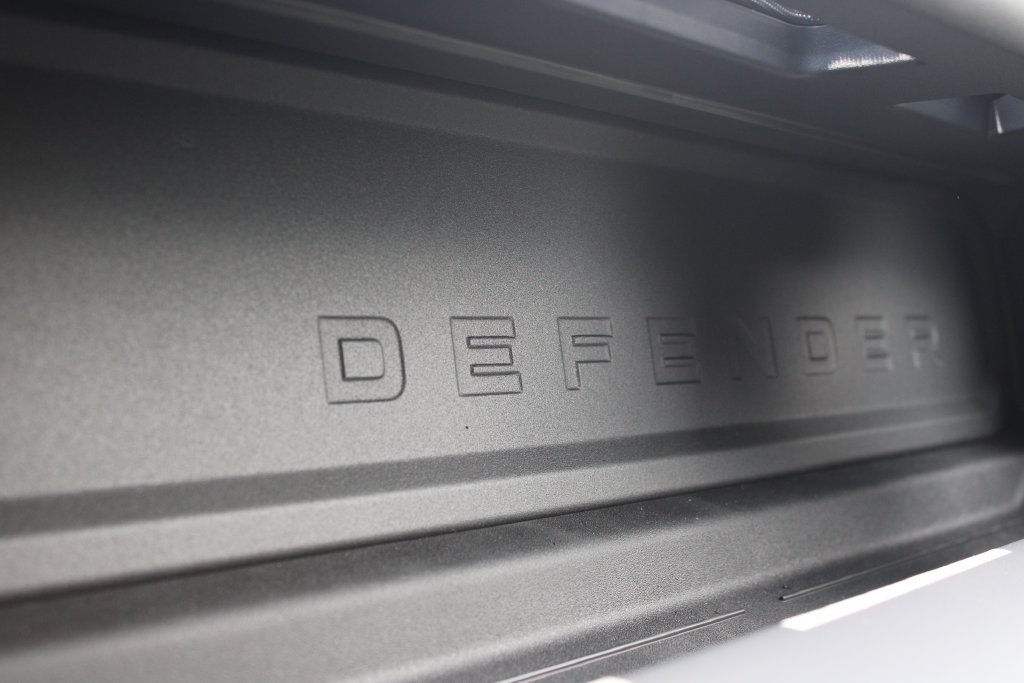 New 2026  Land Rover OCTA Black image 28