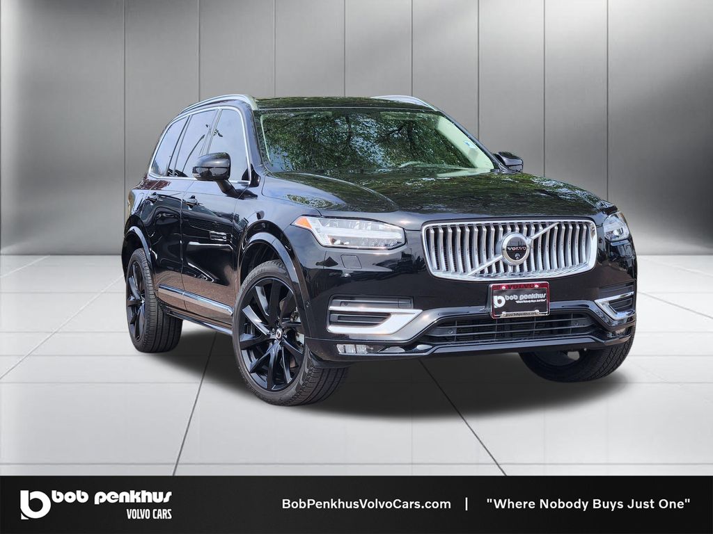 2024 Volvo XC90 B5 Plus