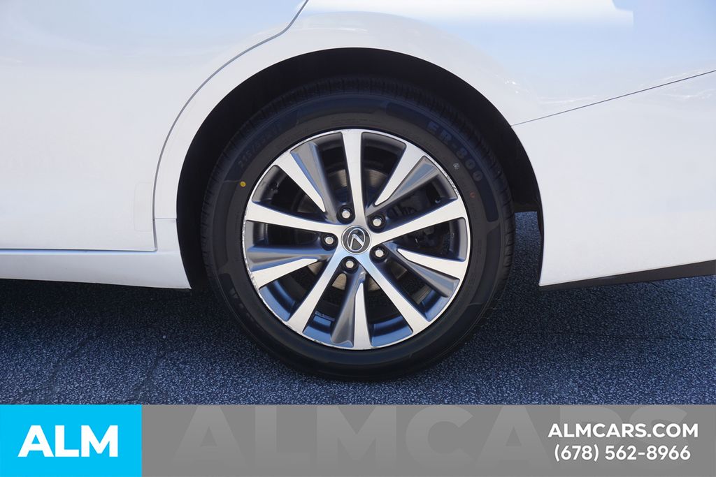 Used 2019 White Lexus 350 image 14