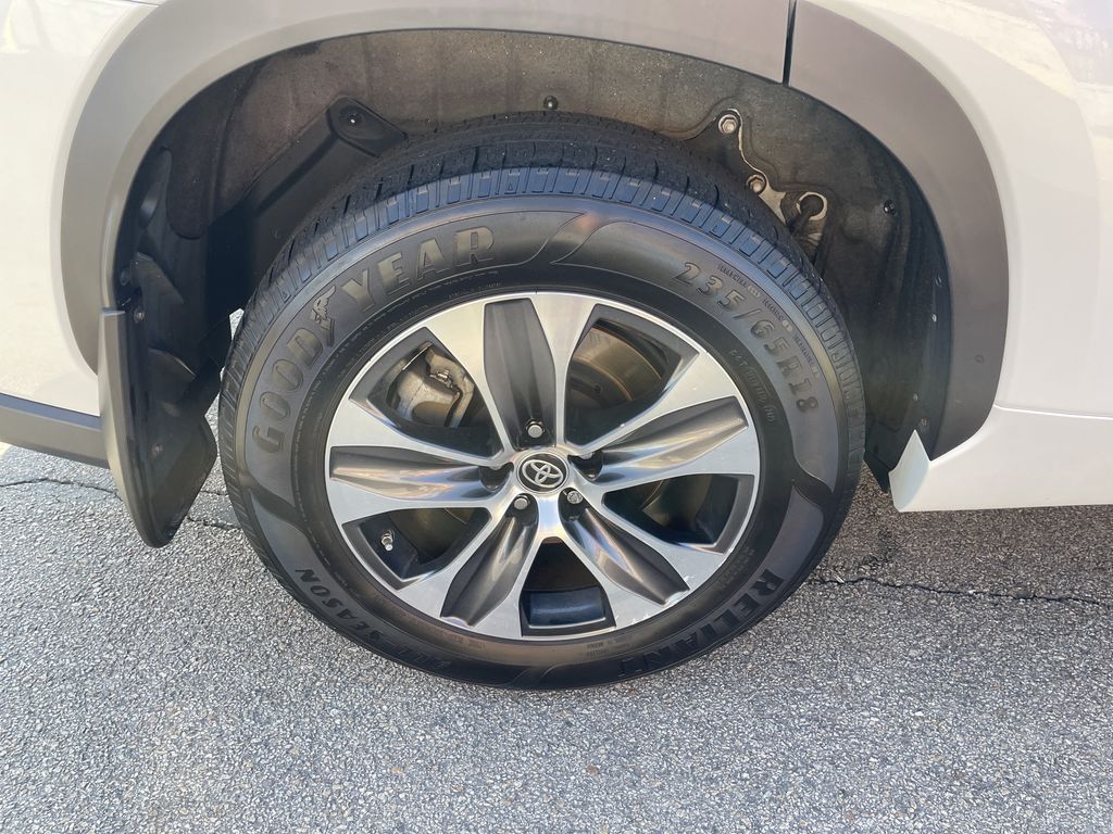 Used 2023 Toyota Highlander SUV