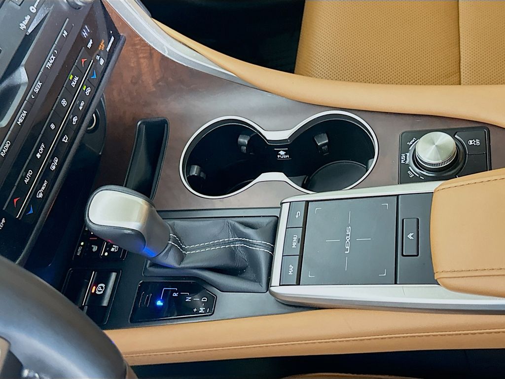 Thumbnail: 2022 Lexus RX - 17