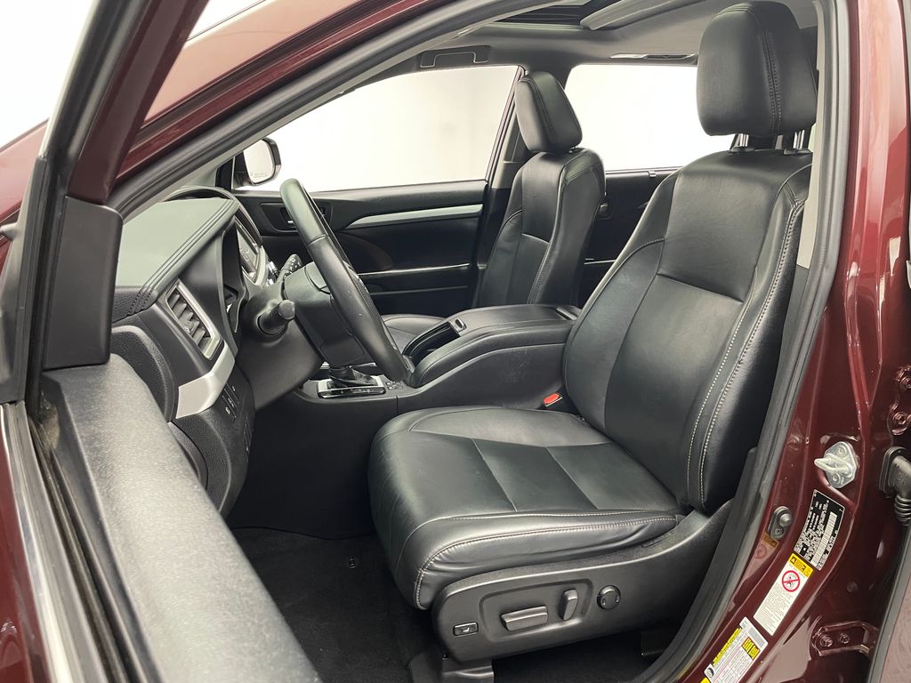 2019 Toyota Highlander XLE 13