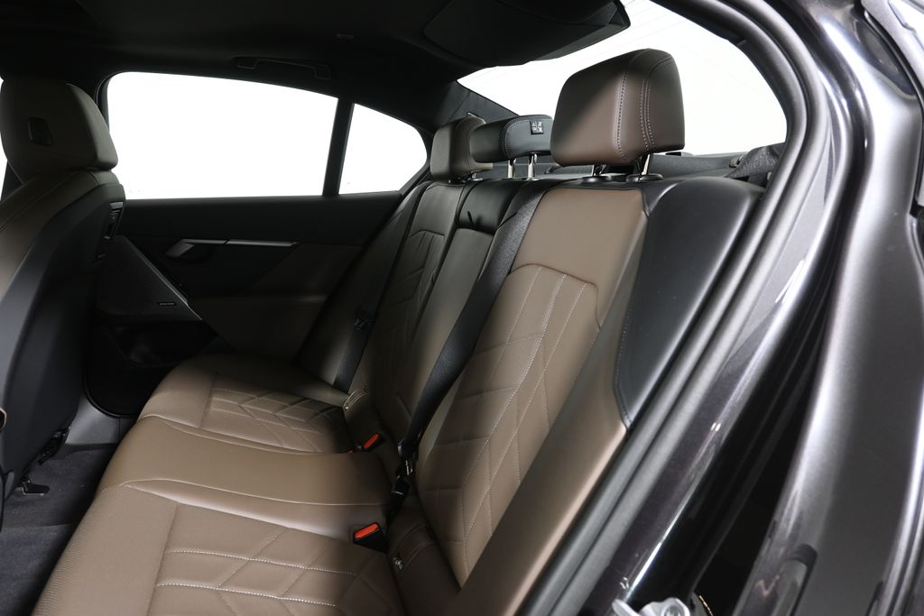 Thumbnail: 2026 BMW 5 Series - 4