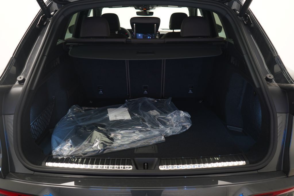 Thumbnail: 2025 Audi Q5 - 11