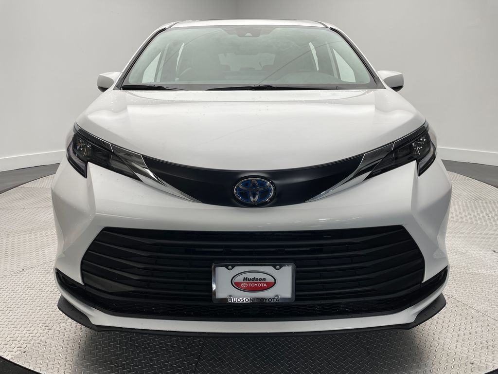 Thumbnail: 2025 Toyota Sienna - 2
