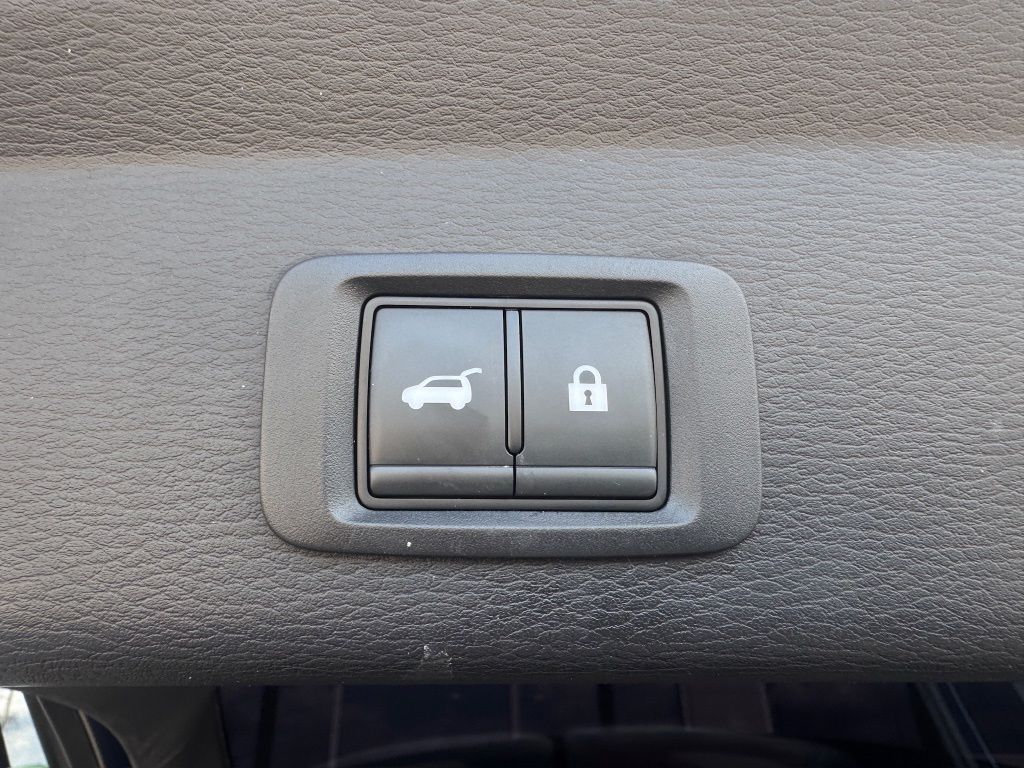 2024 Mitsubishi Outlander SE Silver at South Houston Nissan