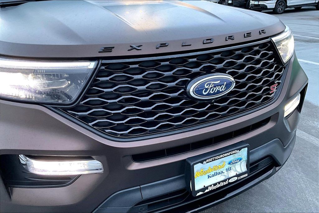 Used 2023 Gray Ford ST image 31