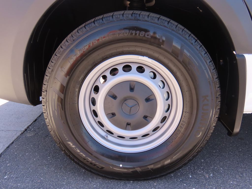 Thumbnail: 2025 Mercedes-Benz Sprinter - 32