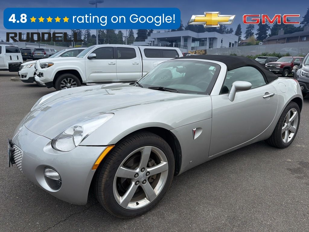 Cool (Liquid Silver Metallic) 2006 Pontiac Solstice Roadster Convertible Rear-Wheel Drive 5-Speed Manual