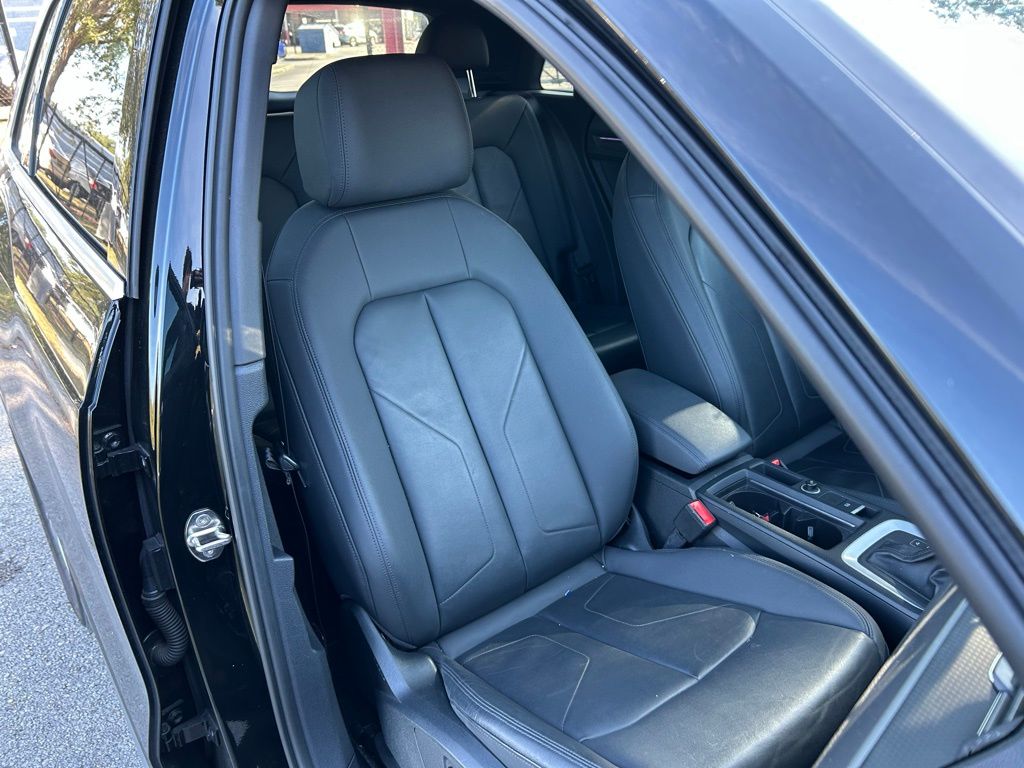 Thumbnail: 2022 Audi Q3 - 15