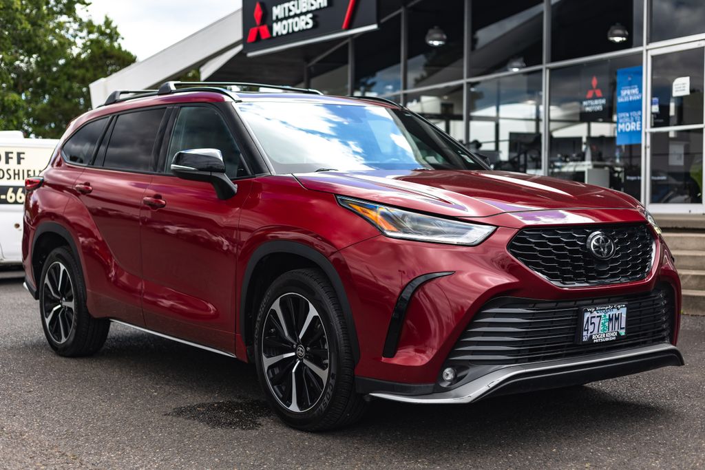 2021 Toyota Highlander XSE thumbnail 6