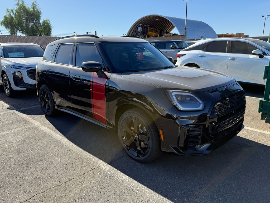 Thumbnail: 2027 MINI Cooper Countryman - 3