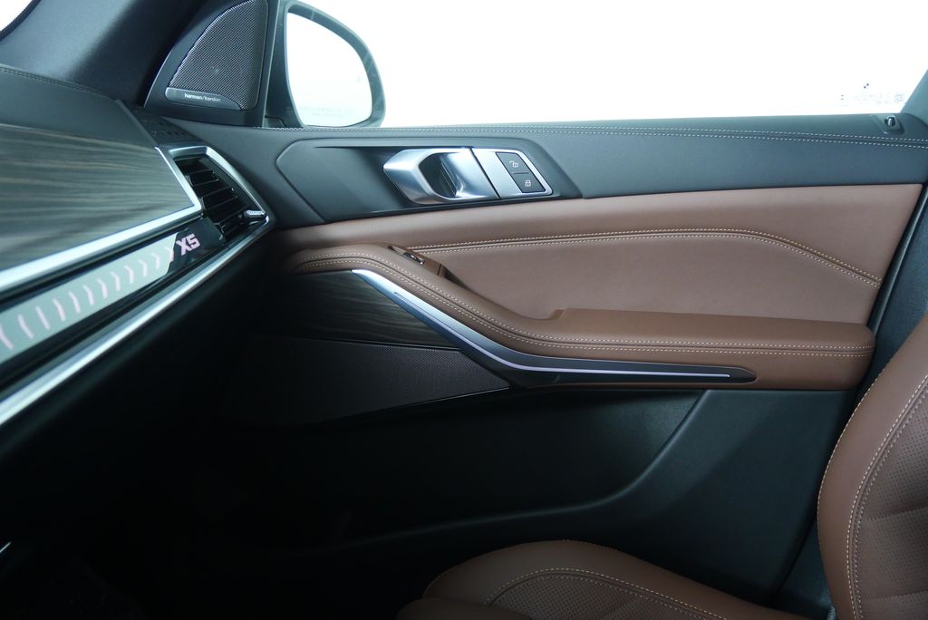 Thumbnail: 2026 BMW X5 - 24