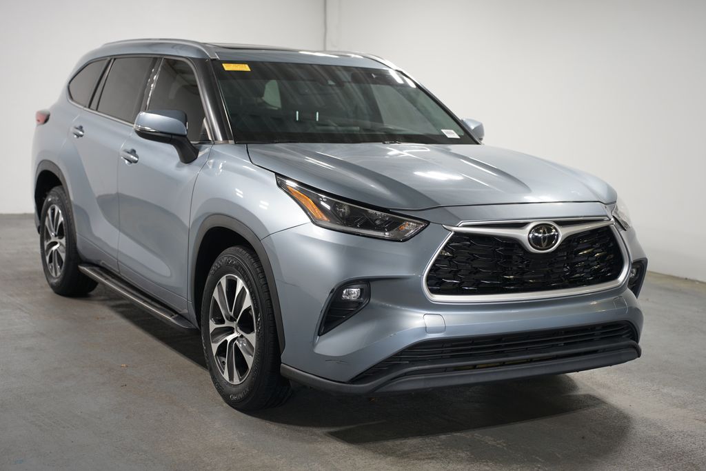 2021 Toyota Highlander XLE 3