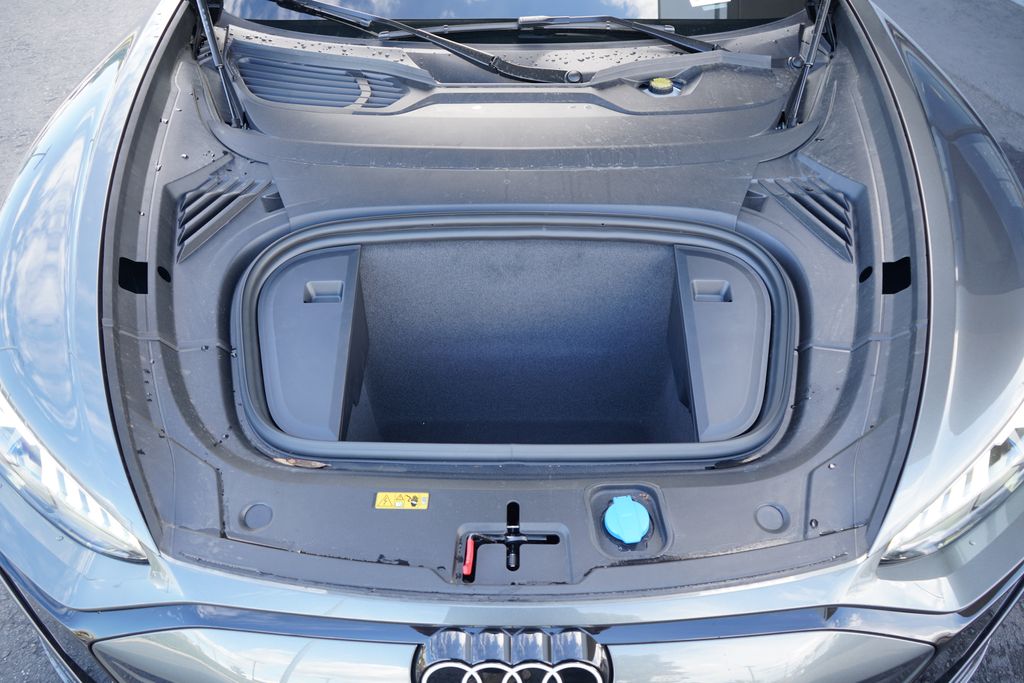 2025 Audi e-tron GT Premium Plus 28