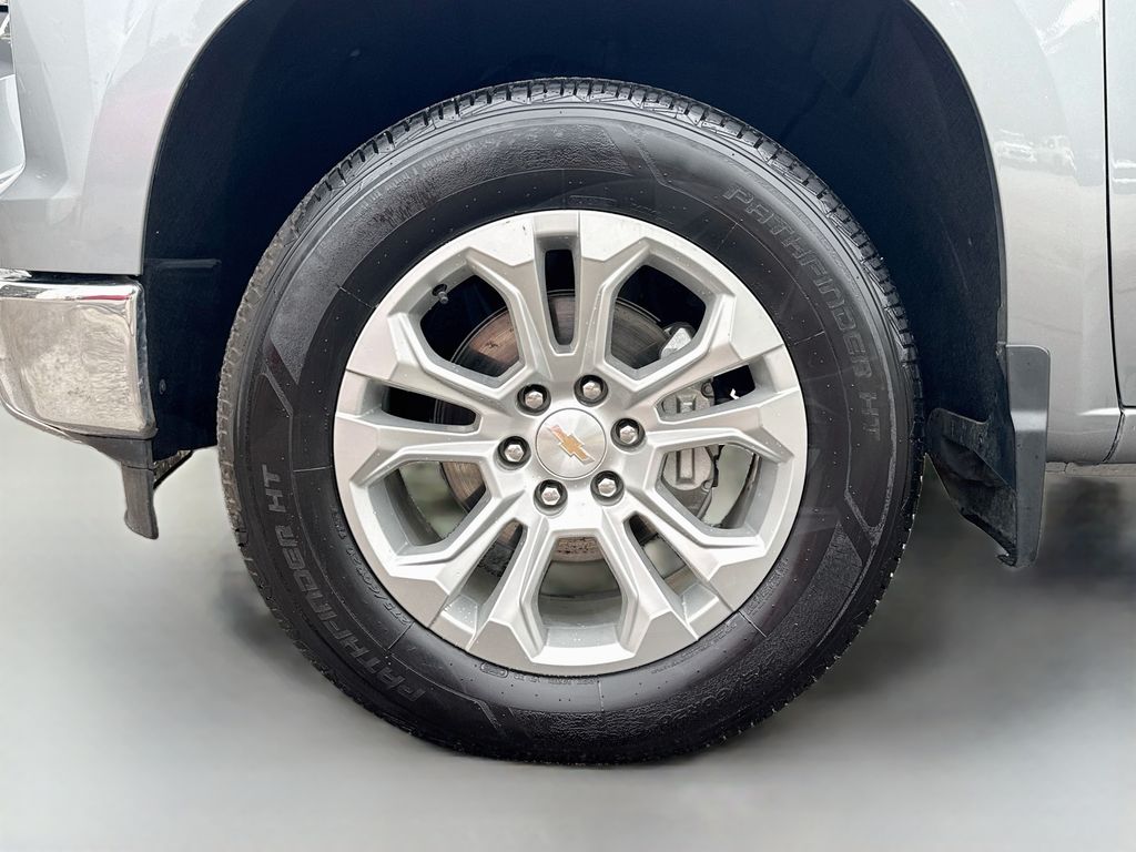 Used 2024 Gray Chevrolet LTZ image 33