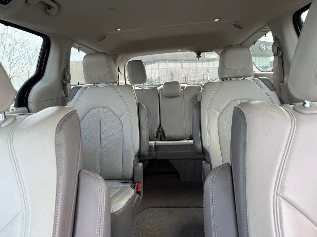 Thumbnail: 2017 Chrysler Pacifica - 22