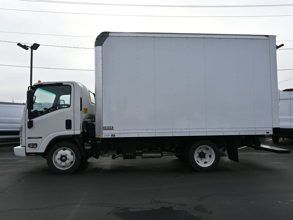 2024 Isuzu NPR HD 