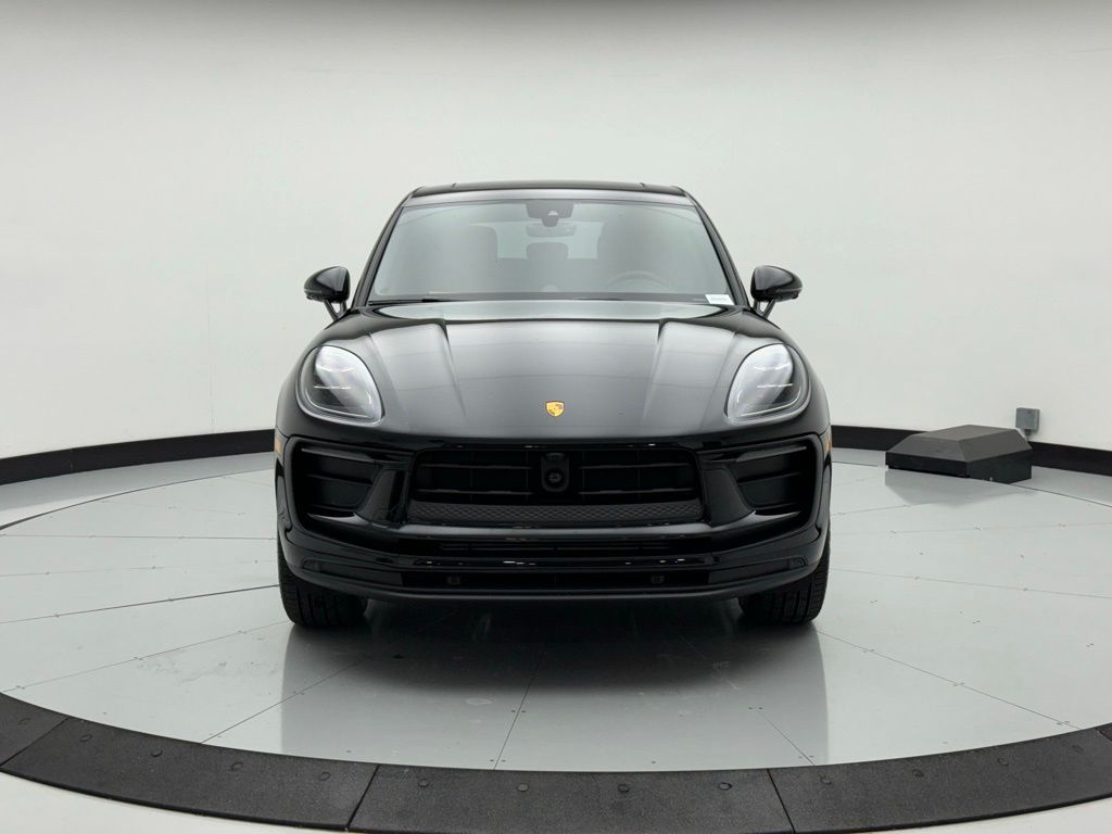 2024 Porsche Macan  2