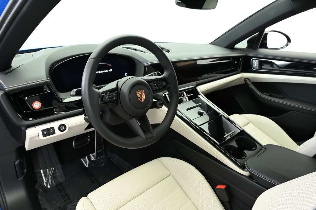Thumbnail: 2024 Porsche Panamera - 4