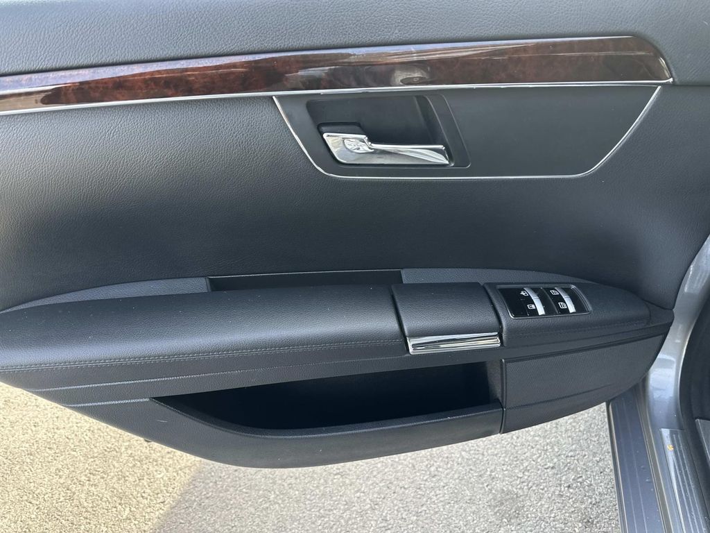 Thumbnail: 2011 Mercedes-Benz S-Class - 30