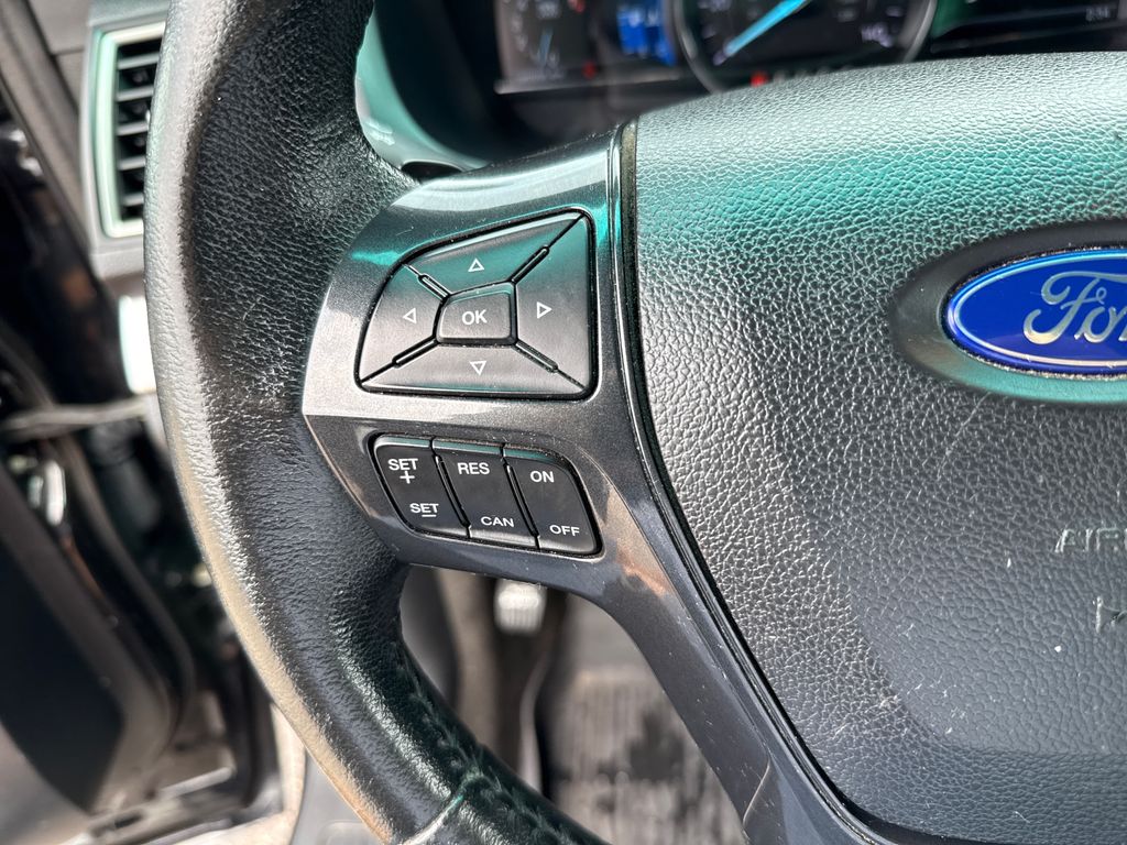 2016 Ford Explorer XLT photo 11