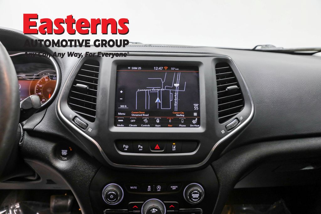 Used 2023 Gray Jeep Altitude image 12