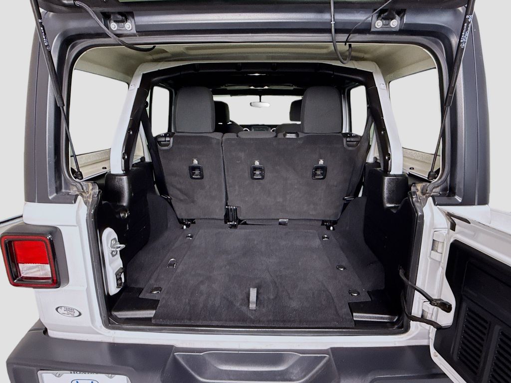 Thumbnail: 2019 Jeep Wrangler - 28