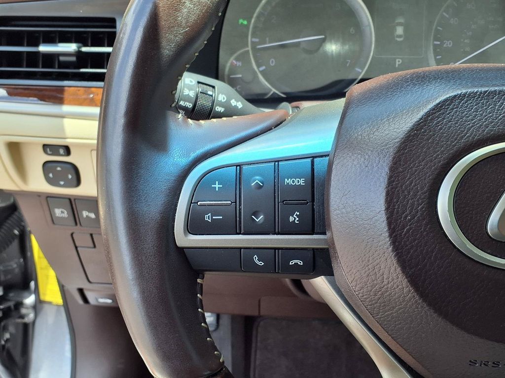 Used 2017 Lexus ES Sedan