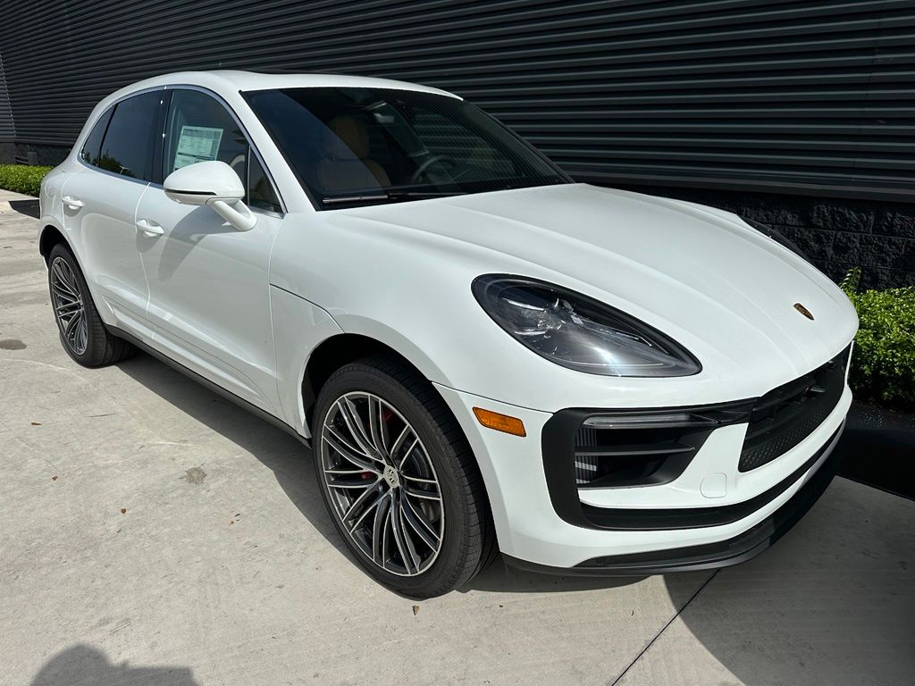Thumbnail: 2026 Porsche Macan - 12