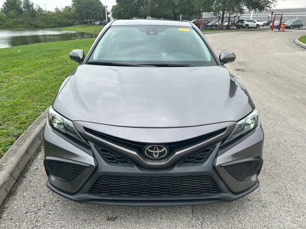 2022 Toyota Camry SE 8
