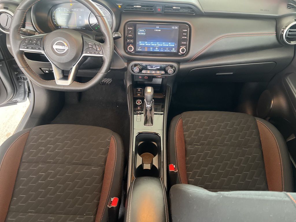 2024 Nissan Kicks SR photo
