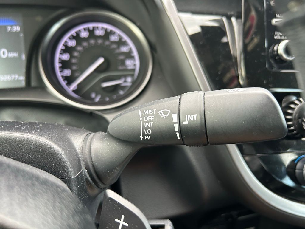 Thumbnail: 2021 Toyota Camry - 26