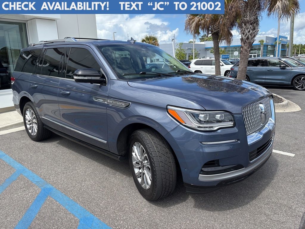 2022 Lincoln Navigator Standard