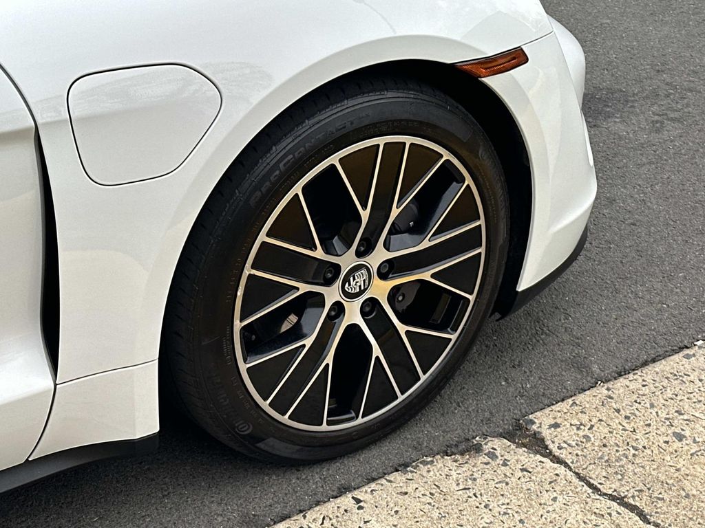 Thumbnail: 2021 Porsche Taycan - 18