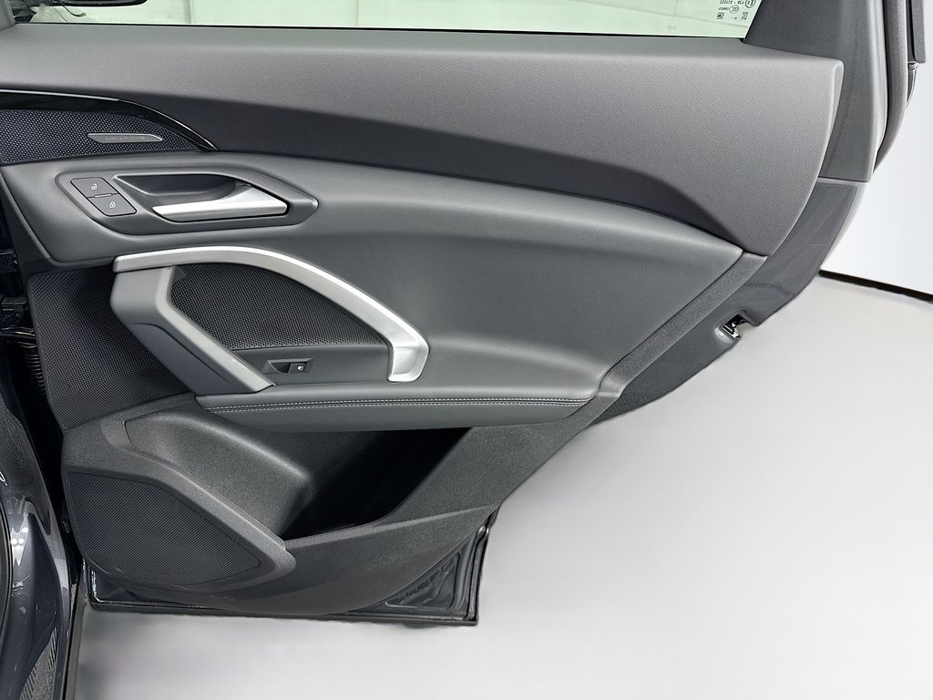 Thumbnail: 2025 Audi Q5 - 26