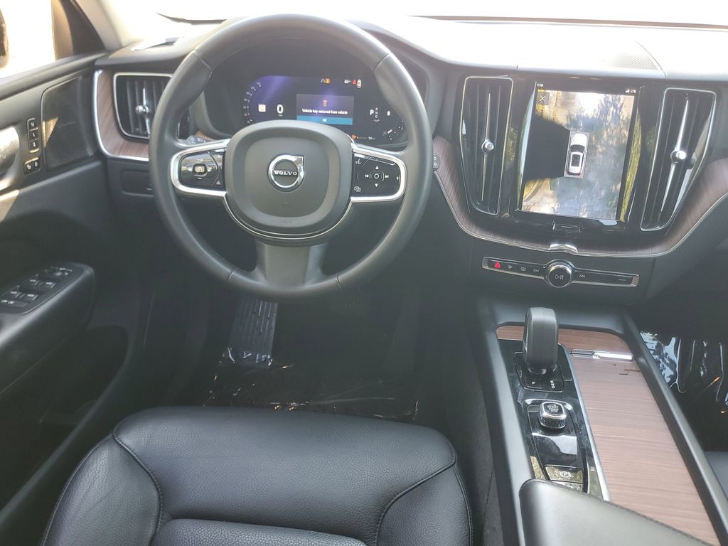 used 2023 Volvo XC60 car, priced at $28,895