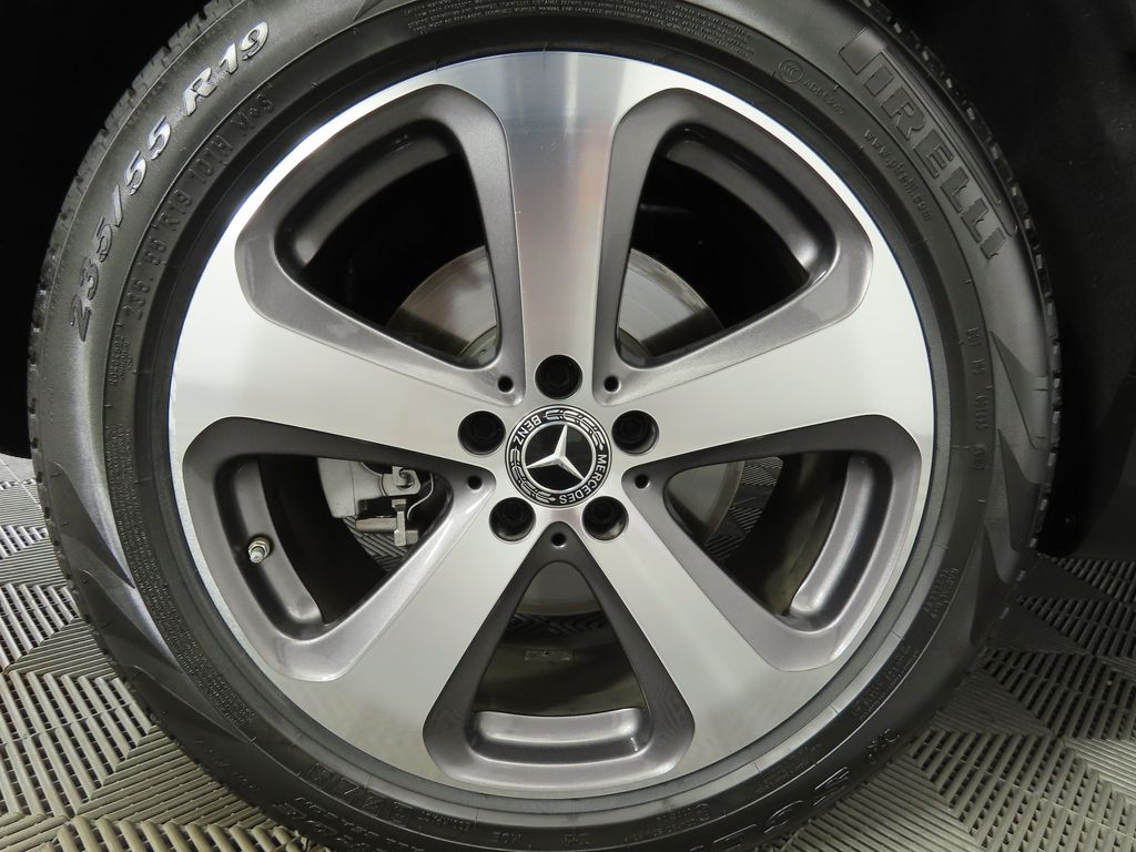 Thumbnail: 2019 Mercedes-Benz GLC - 32