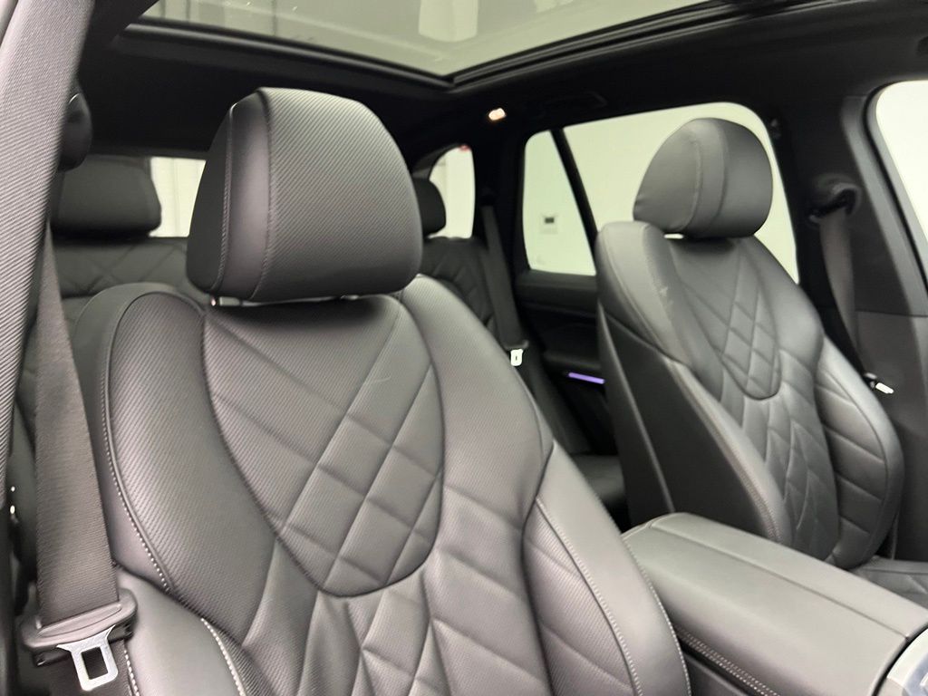 Thumbnail: 2023 BMW X5 - 7