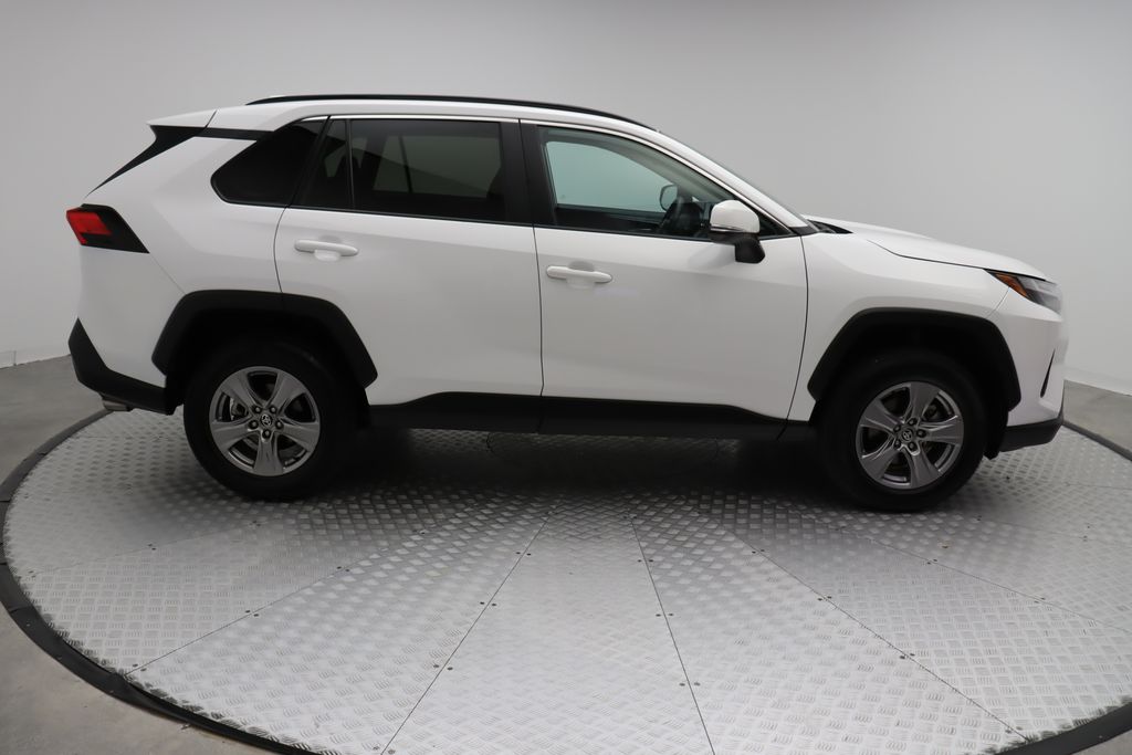 2024 Toyota RAV4 XLE 7