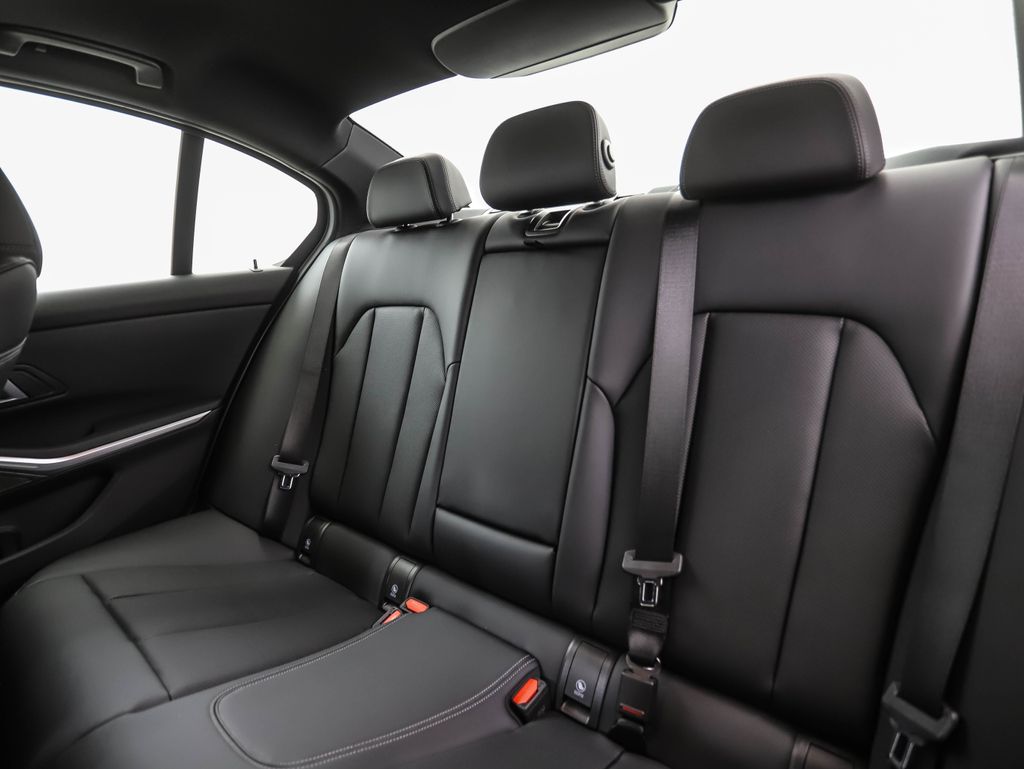 Thumbnail: 2026 BMW 3 Series - 23