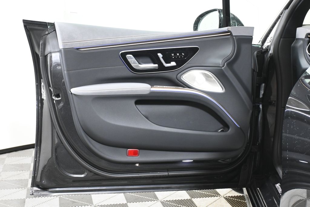2023 Mercedes-Benz EQS 580 28