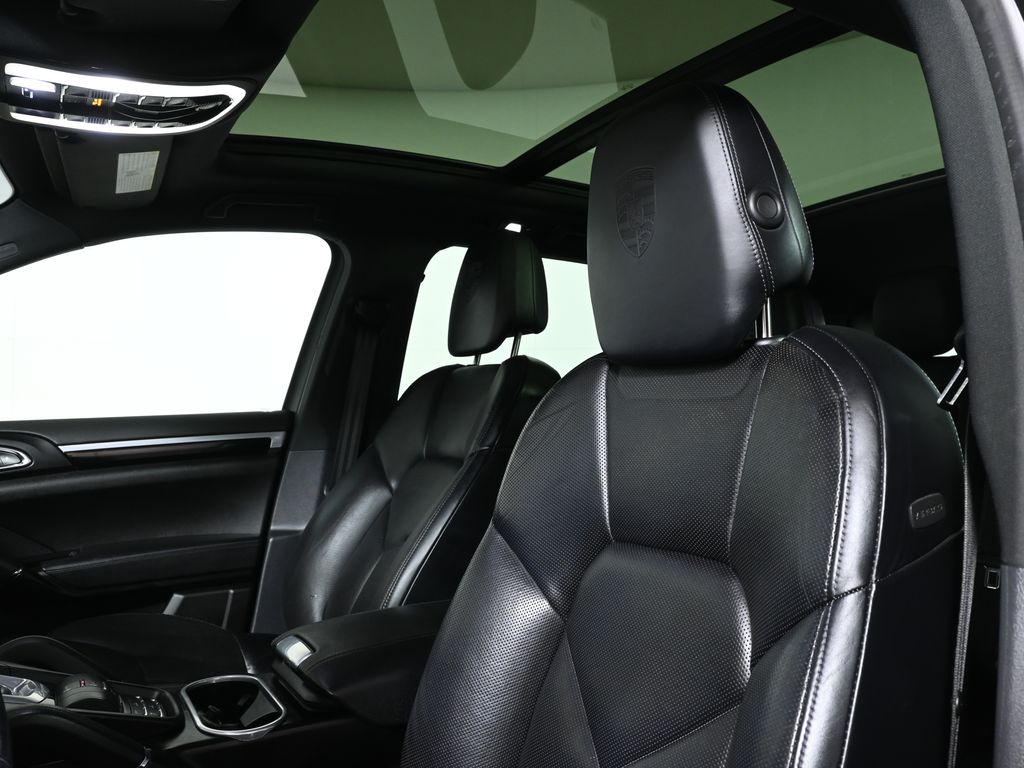 Thumbnail: 2017 Porsche Cayenne - 15