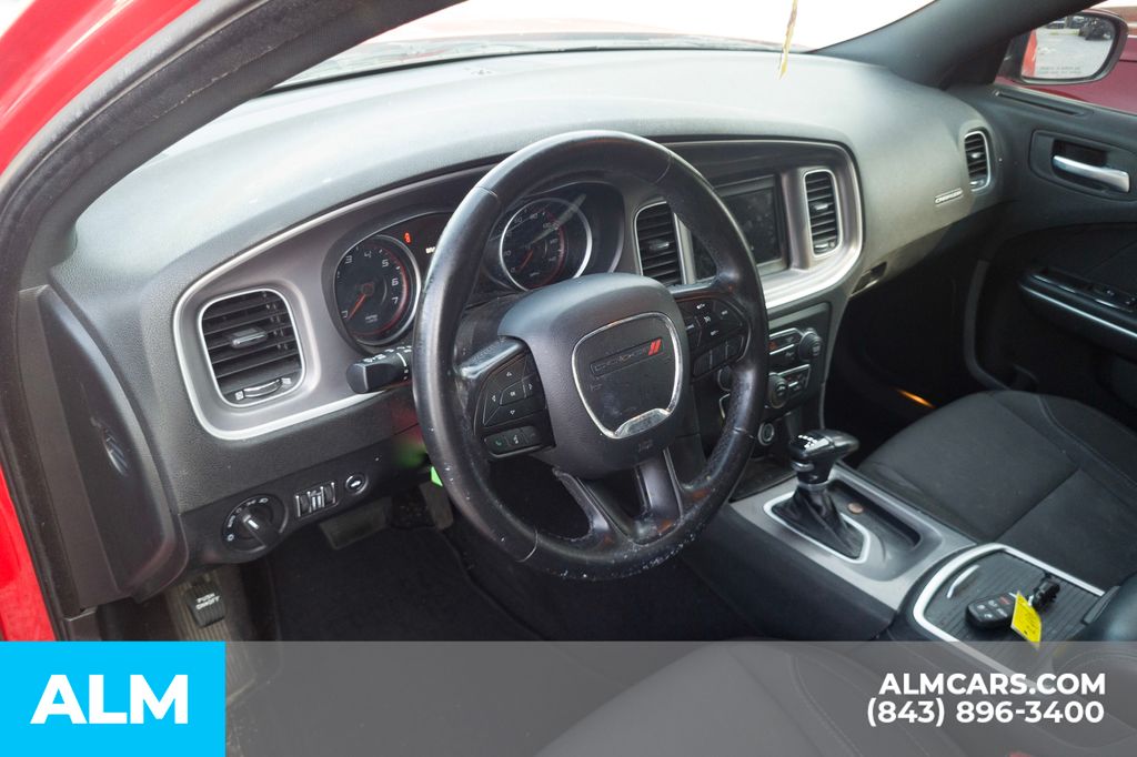 Used 2022 Red Dodge SXT image 5