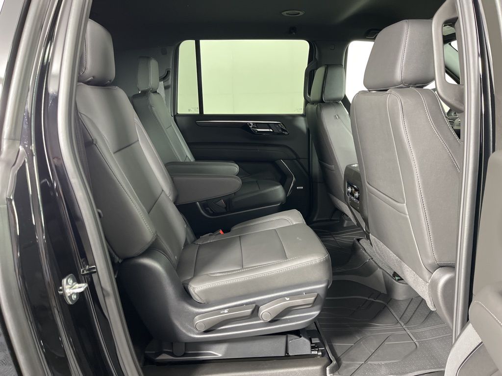 Thumbnail: 2025 Chevrolet Suburban - 12